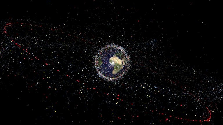 Basura espacial contaminando la órbita